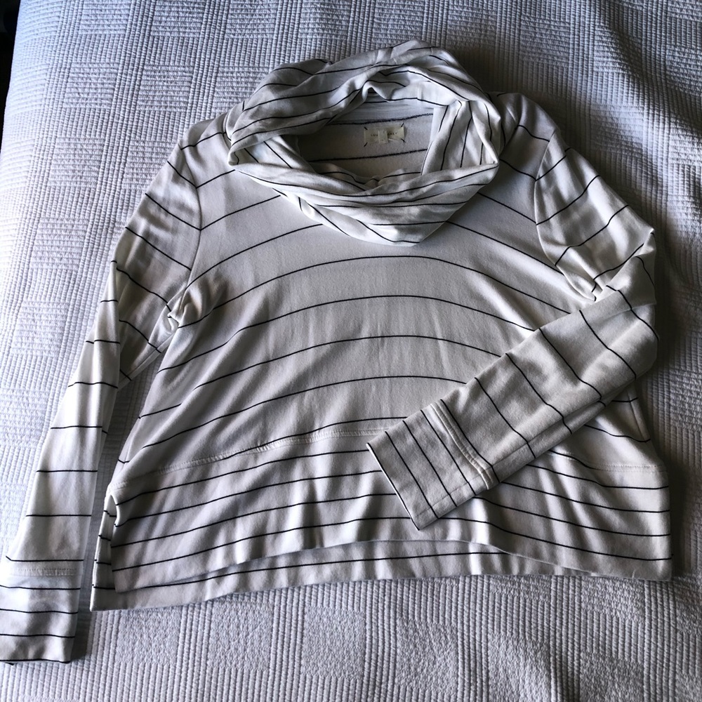 Lou & Grey SignatureSoft Crop Sweatshirt